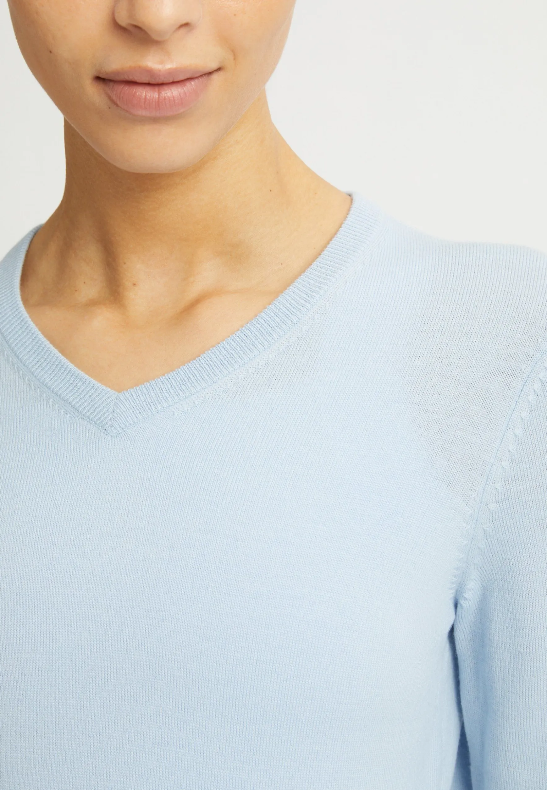 adela_knitted_sweater_sky_1.webp Adela Knitted Sweater, -Röhnisch New