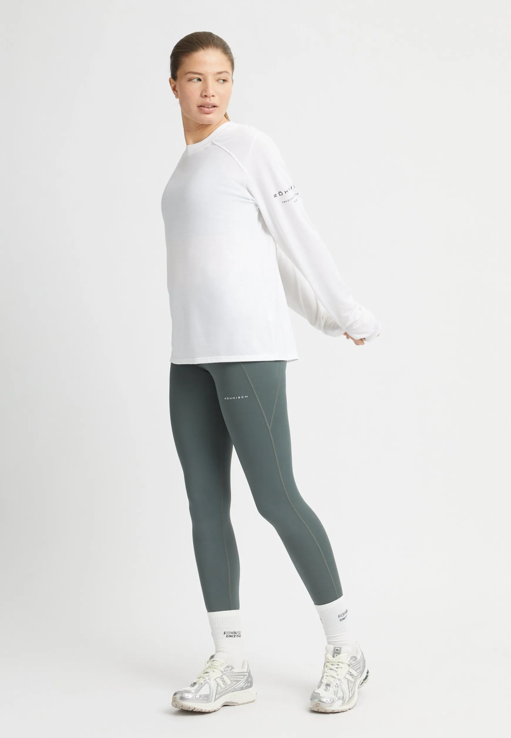 clara_relaxed_long_sleeve_1-1.webp Clara Relaxed Long Sleeve, -Röhnisch New