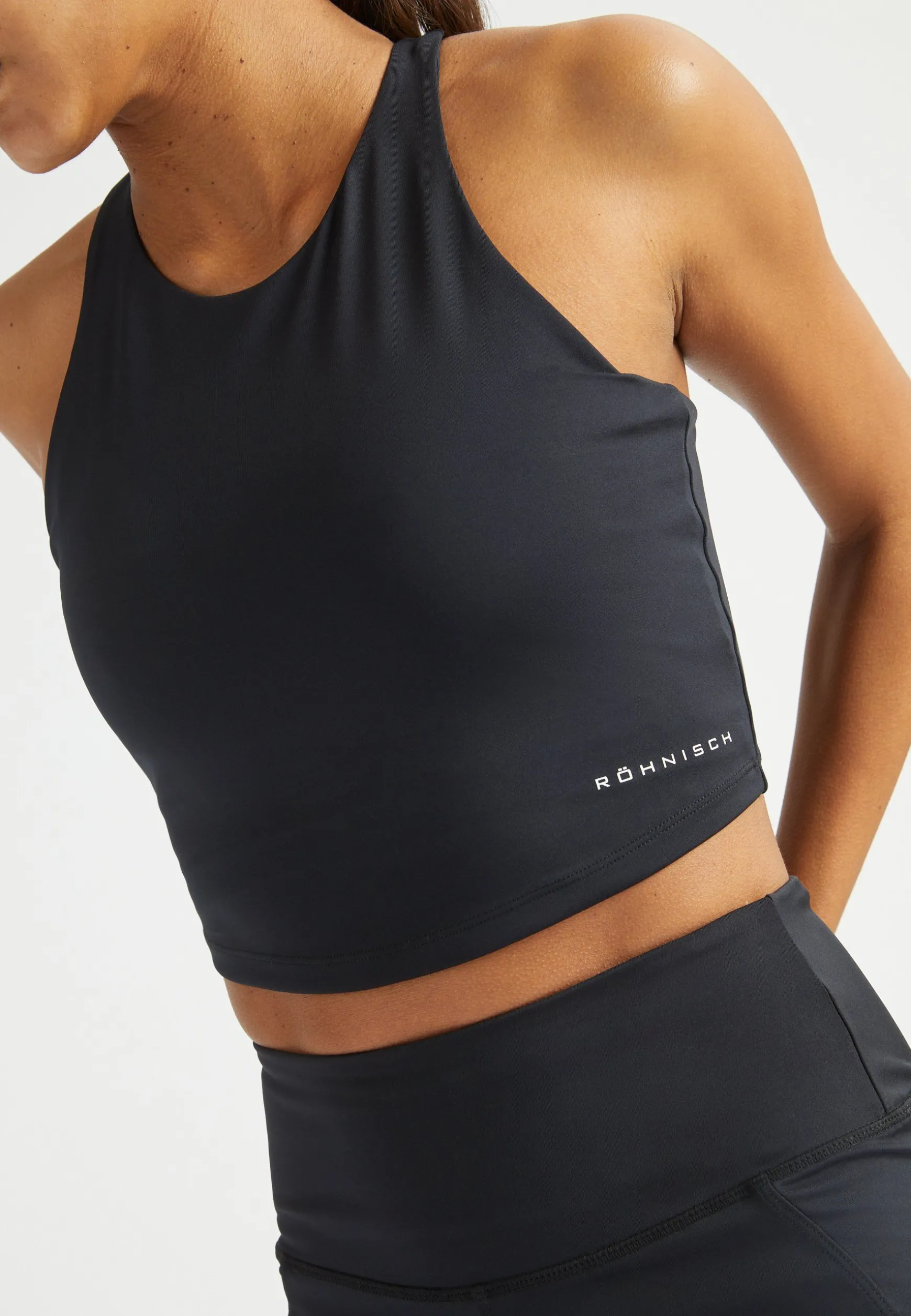 flattering_cropped_racerb_0.webp Flattering Cropped Racerback, -Röhnisch Store