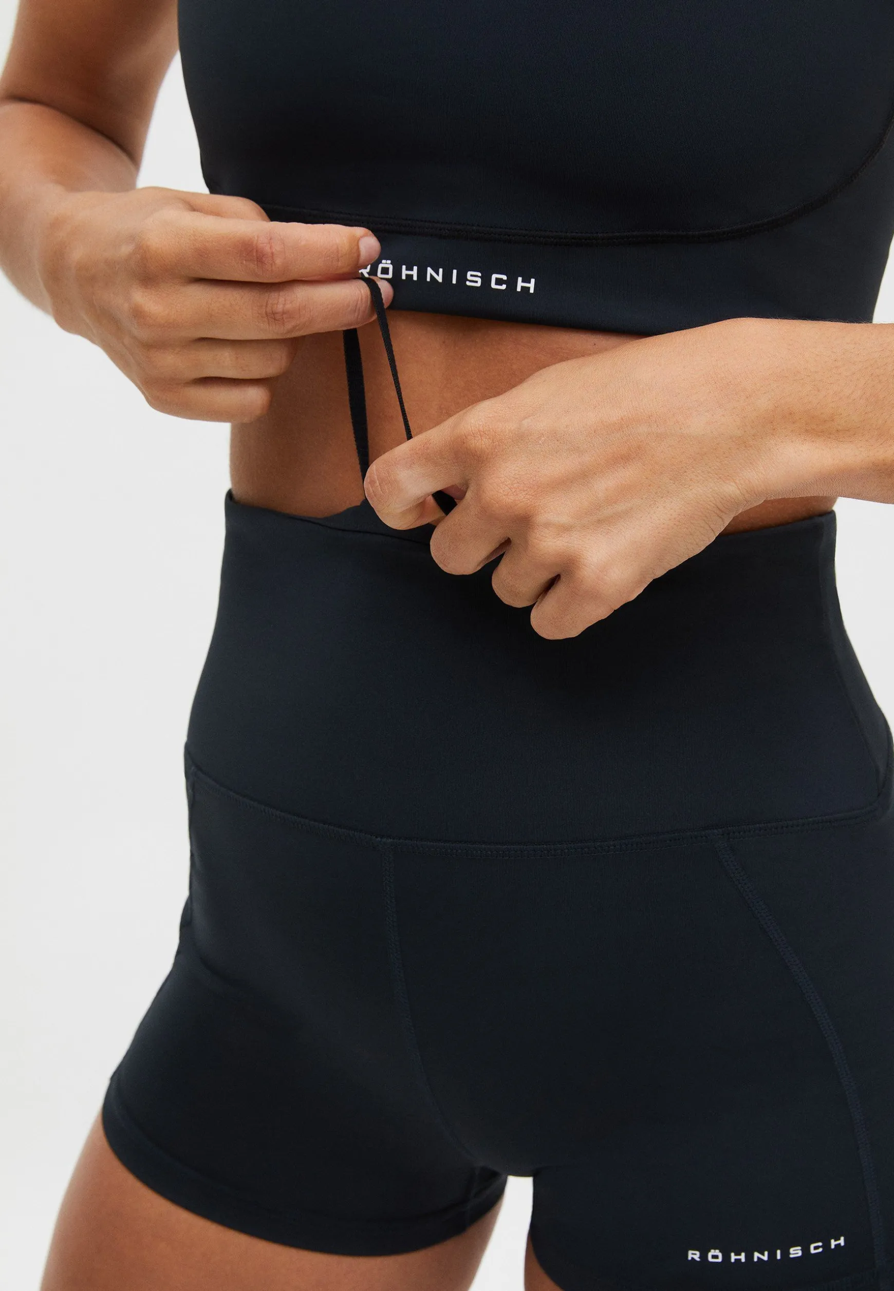 flattering_curved_hotpant_2.webp Flattering Curved Hotpants, -Röhnisch Hot