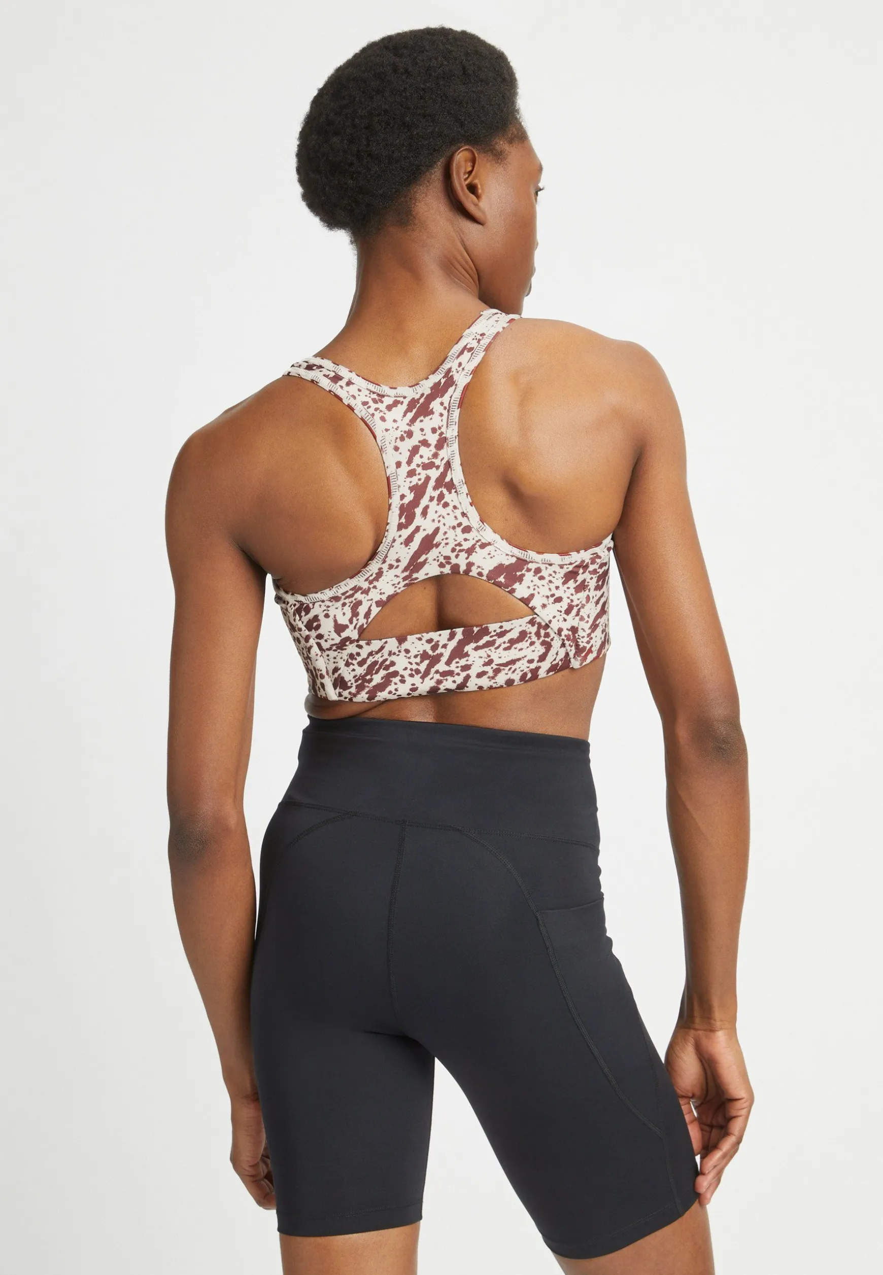 flattering_printed_sports_0.webp Flattering Printed Sportsbra, -Röhnisch Fashion