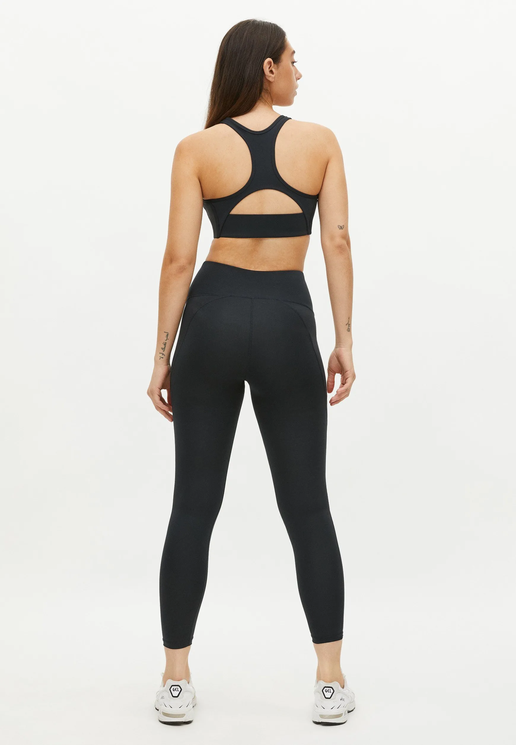 flattering_sportsbra_blac_1.webp Flattering Sportsbra, -Röhnisch Hot