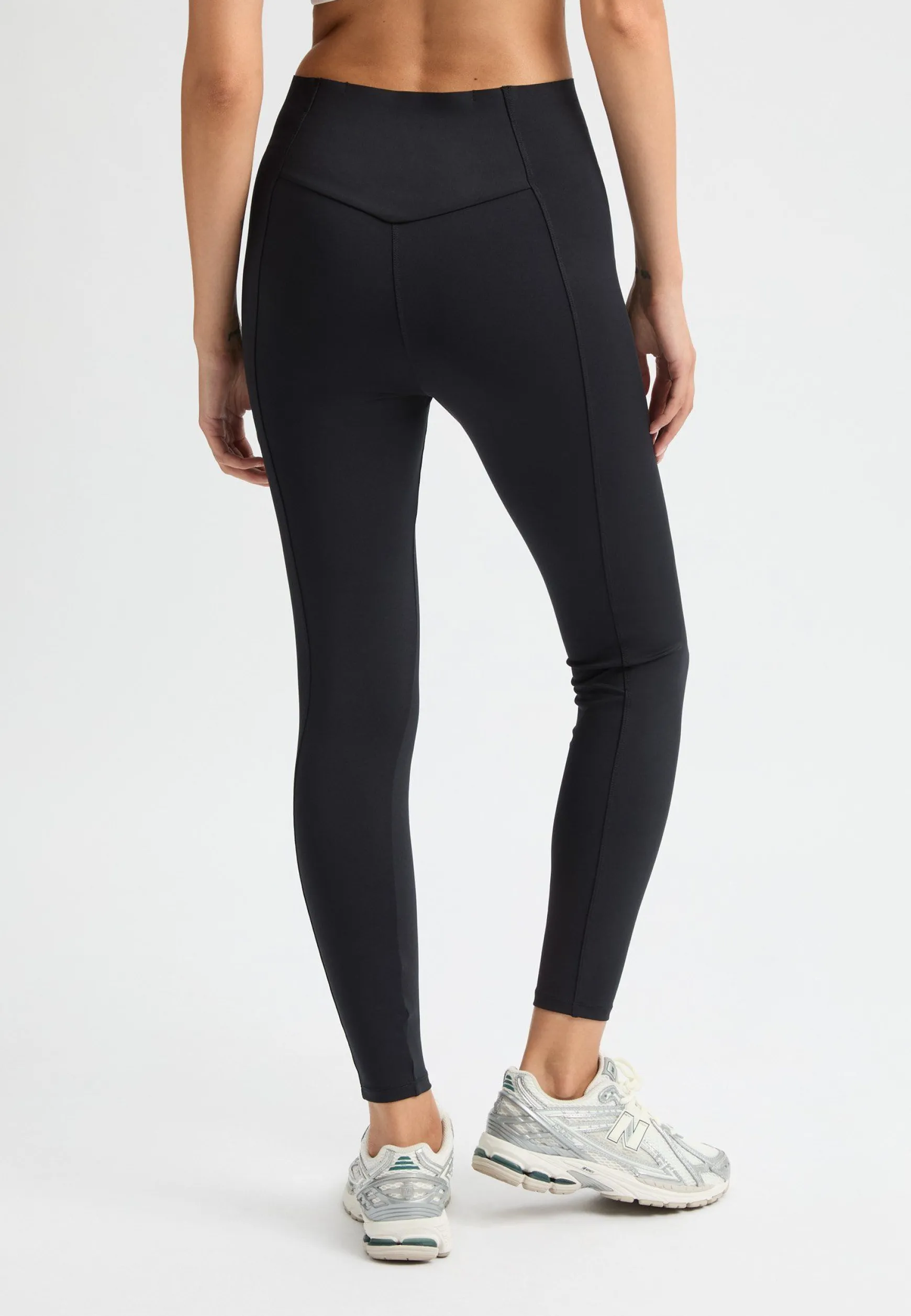 maui_emblem_tights_black_2.webp Maui Emblem Tights, -Röhnisch Outlet