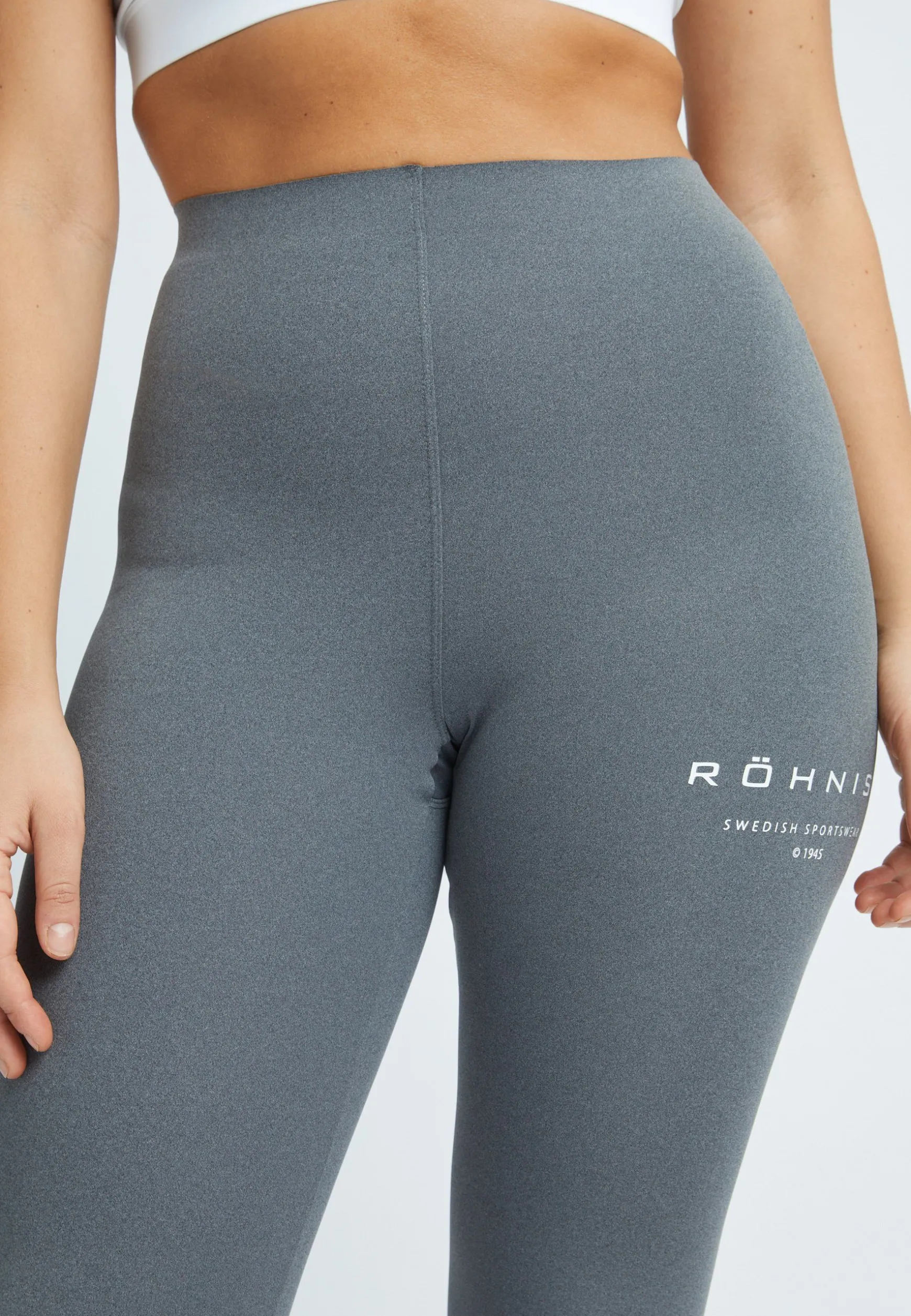 maui_emblem_tights_dk_gre_2.webp Maui Emblem Tights, -Röhnisch Outlet