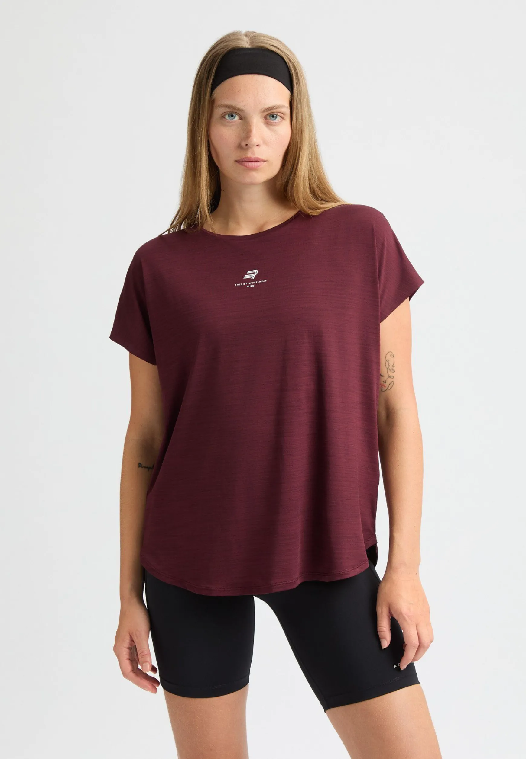 motion_loose_tee_port_roy_0.webp Motion Loose Tee, -Röhnisch Outlet