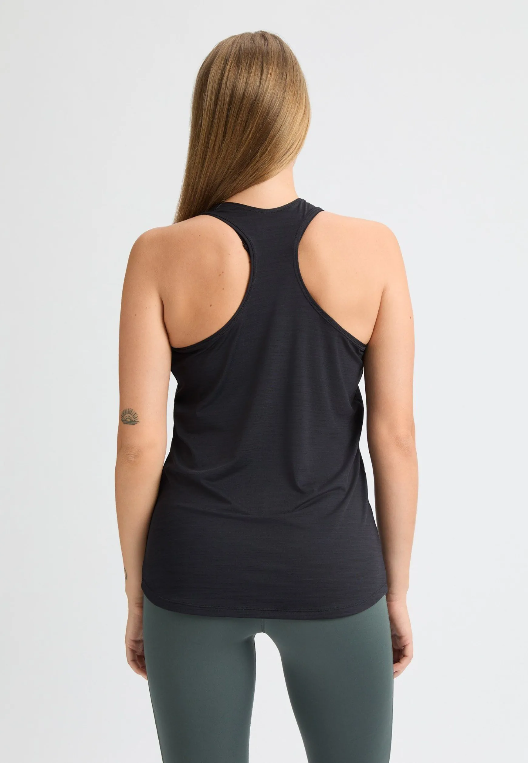 motion_racerback_black_0.webp Motion Racerback, -Röhnisch Shop