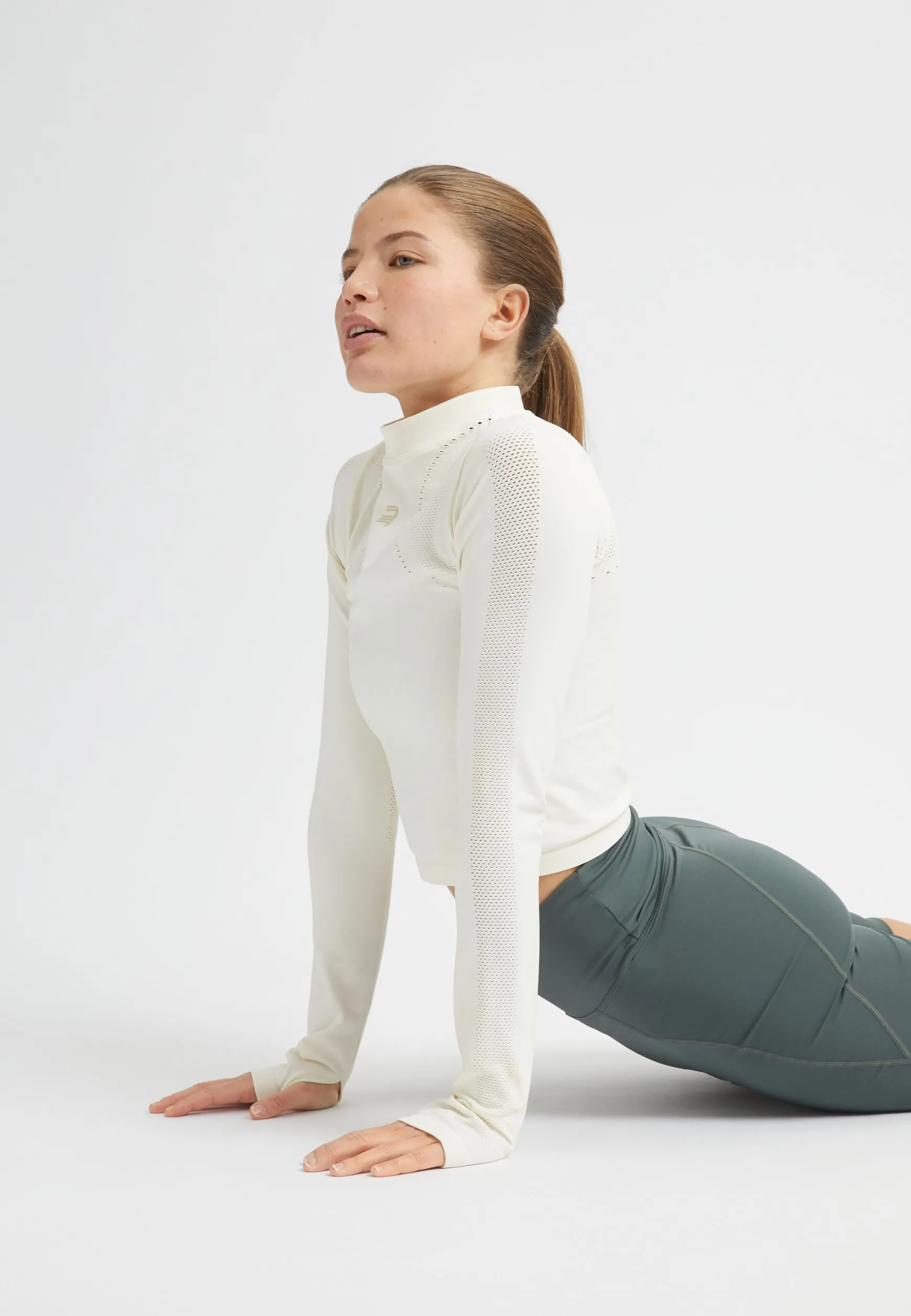 seamless_cropped_long_sle_2.webp Seamless Cropped Long Sleeve, -Röhnisch Fashion