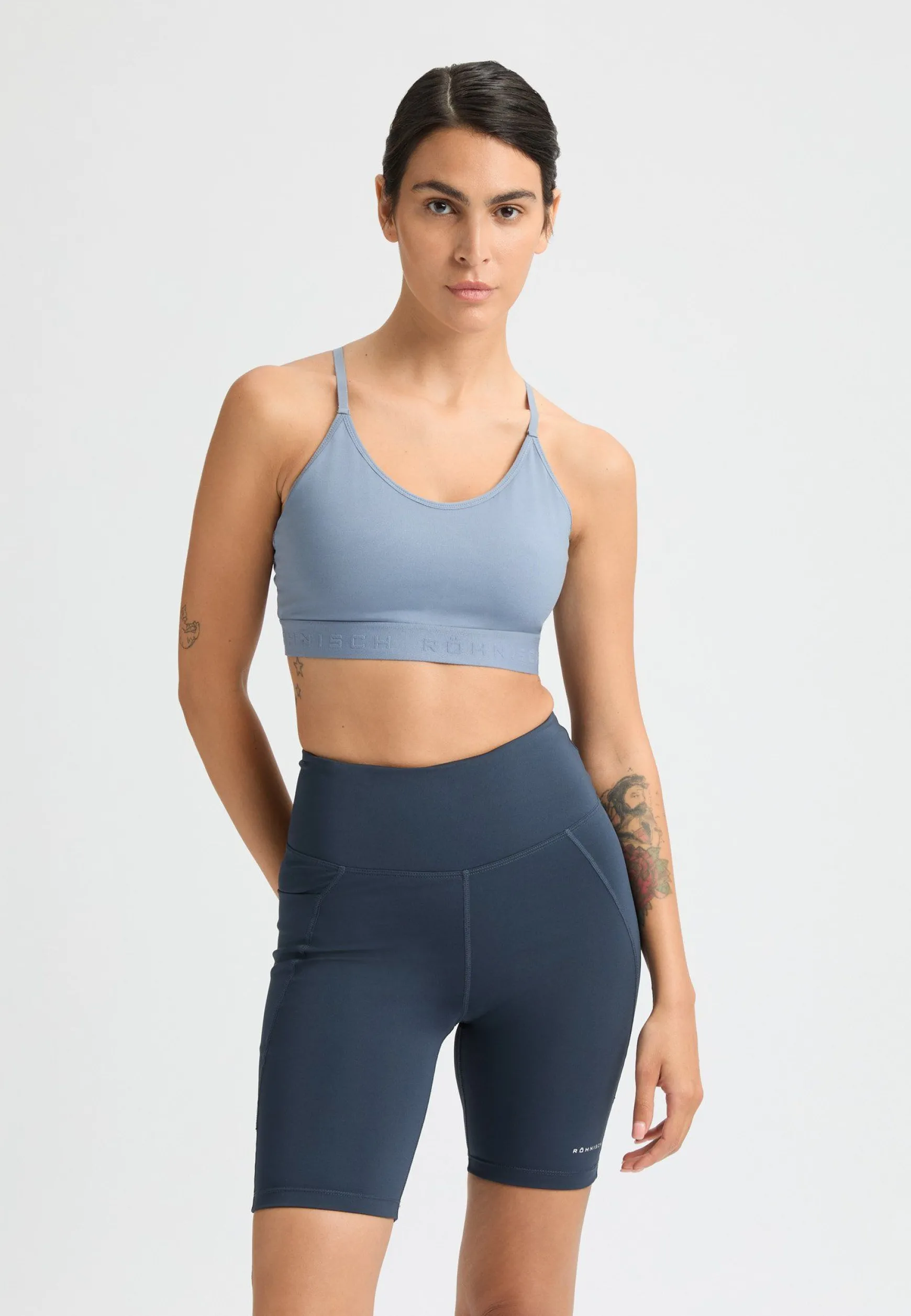 sierra_strap_sportsbra_fl_0.webp Sierra Strap Sportsbra, -Röhnisch Shop