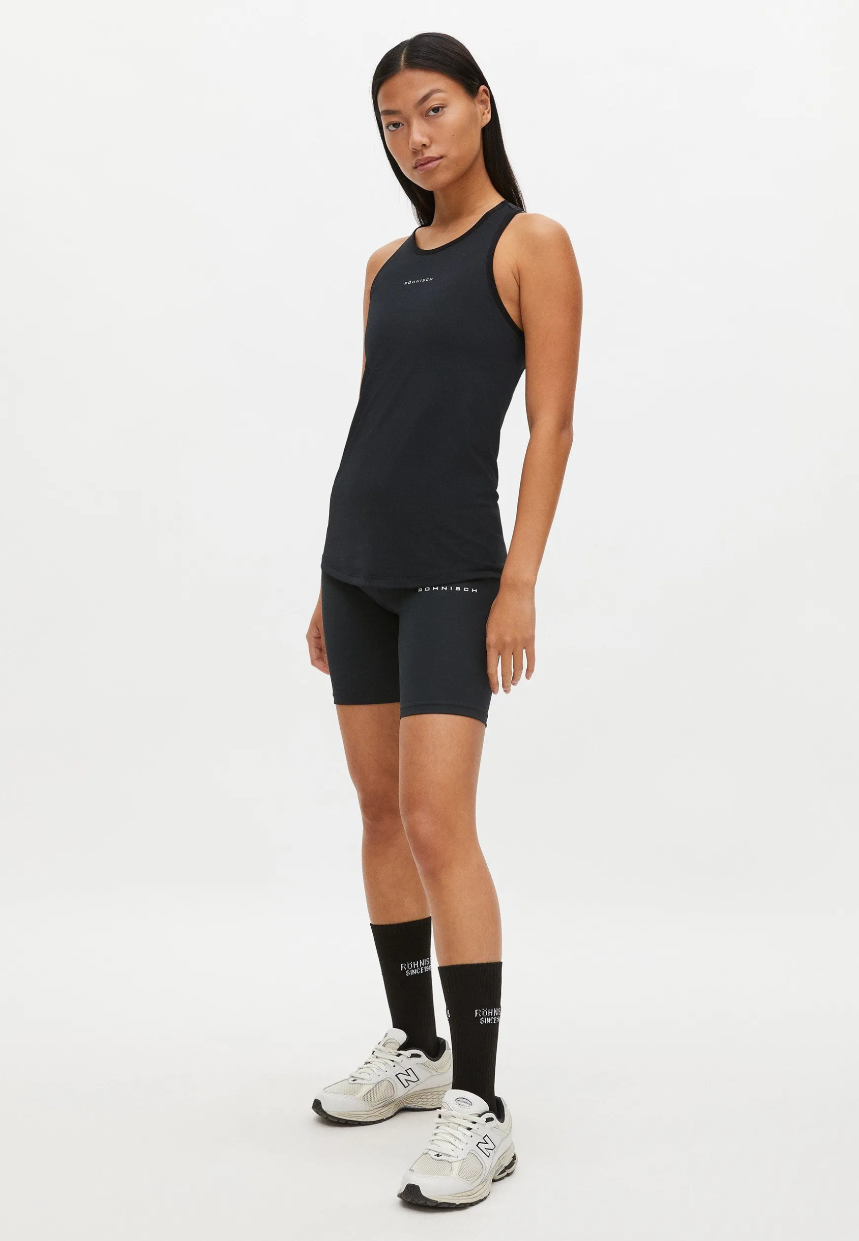 solid_court_racerback_bla_1.webp Solid Court Racerback, -Röhnisch Best