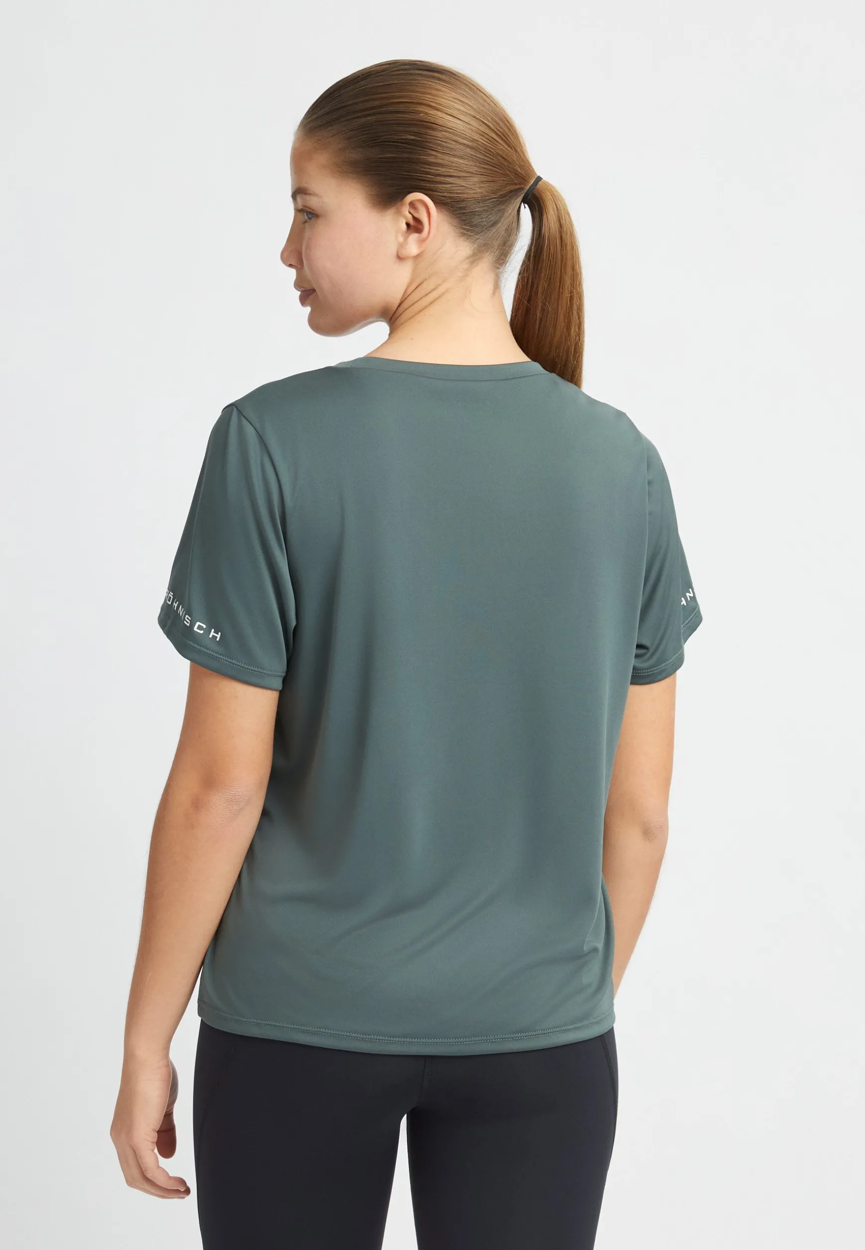 team_logo_tee_urban_chic_1.webp Team Logo Tee, -Röhnisch Shop